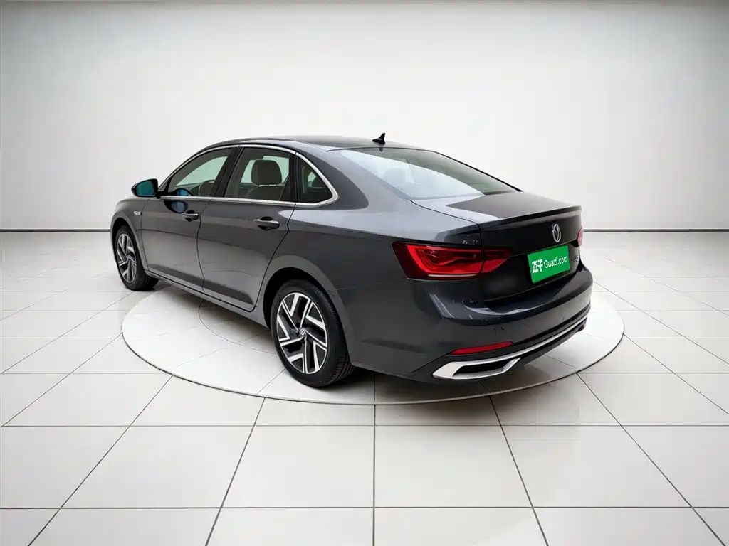Sagitar 300 TSI DSG Transcend