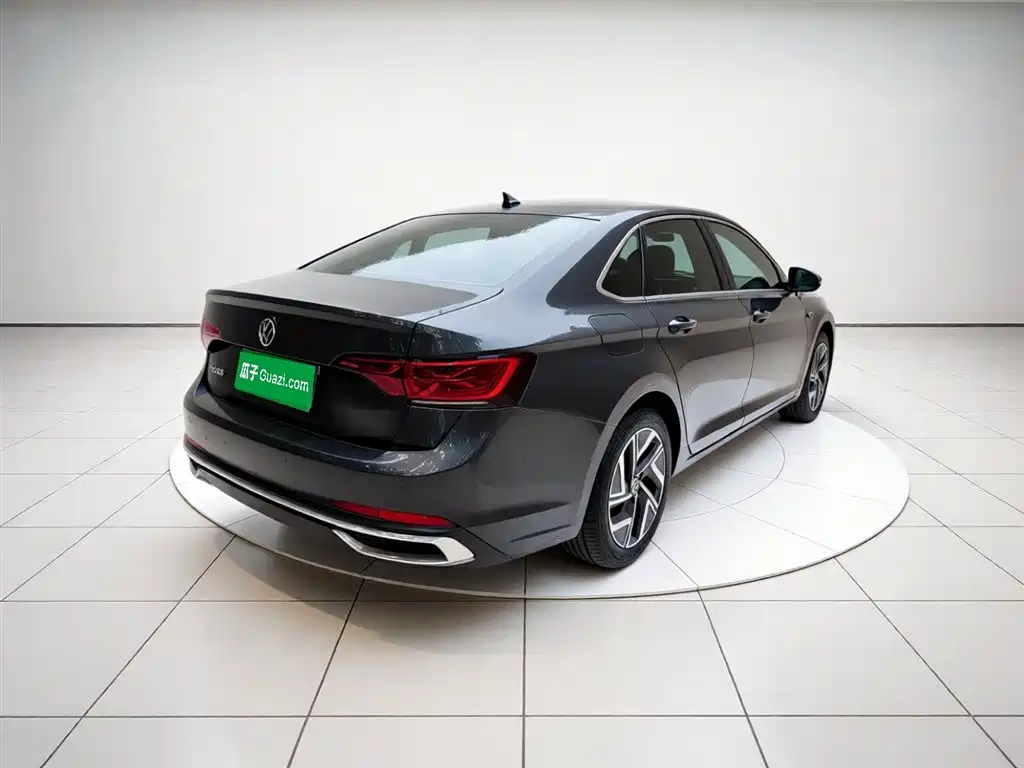 Sagitar 300 TSI DSG Transcend