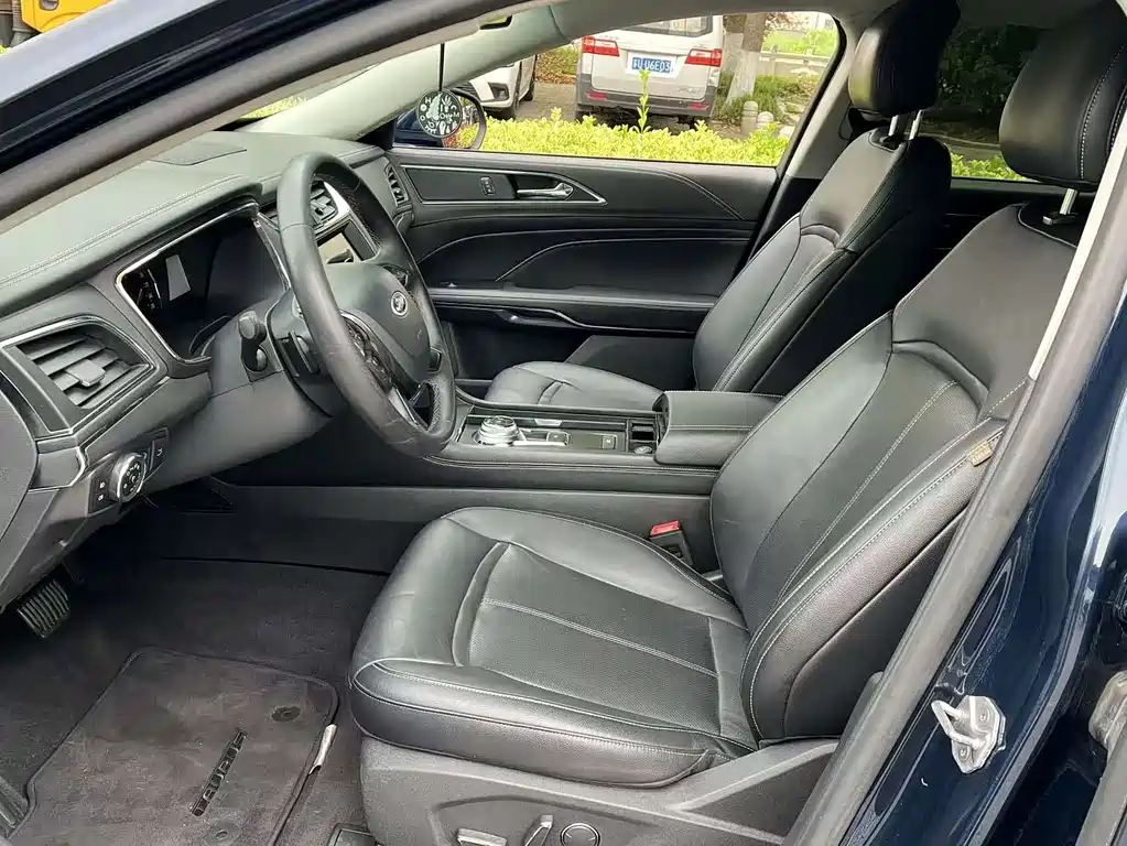 Taurus 金牛座 2015款 EcoBoost 325 V6时尚型