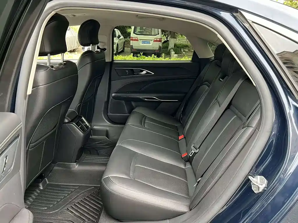 Taurus 金牛座 2015款 EcoBoost 325 V6时尚型