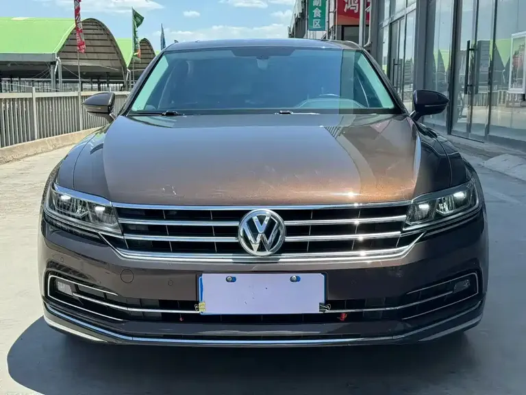 Volkswagen Phideon 380 TSI 2 WD Business CN-V