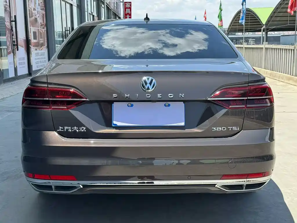 Phideon 380 TSI 2 WD Business CN-V