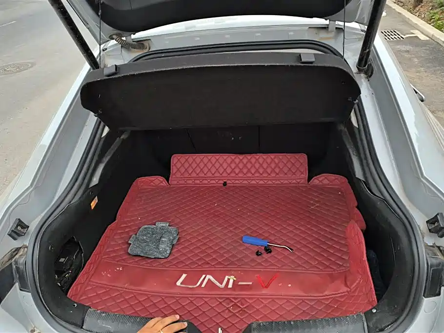 Changan UNI-V iDD Smart Electric iDD 1.5 T 113 km Smart Cool