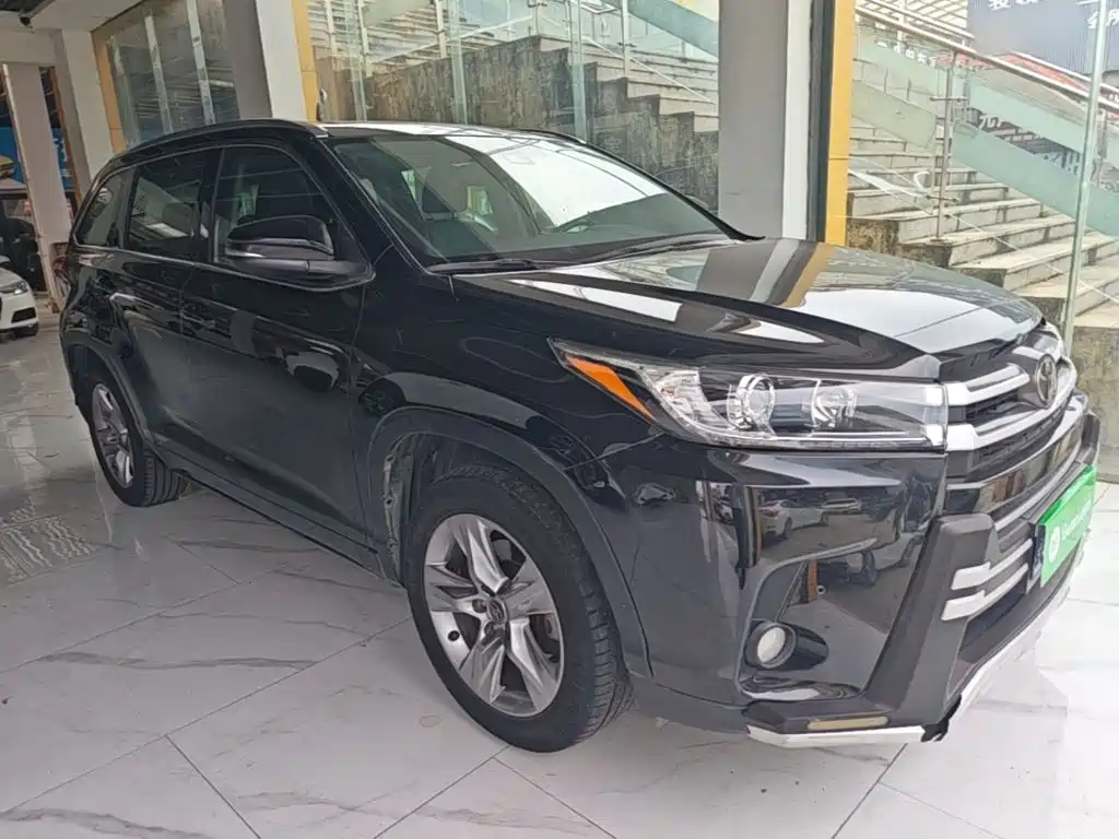 Highlander 2.0 T 4 WD Luxury 7-seat CN-VI