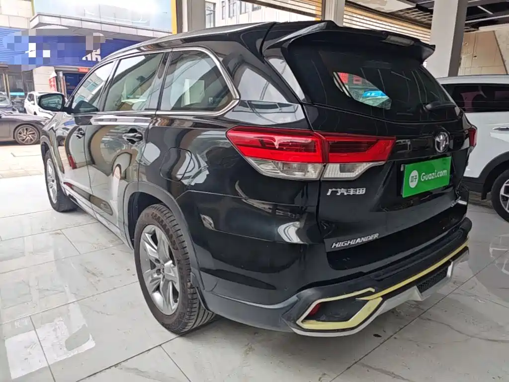 Highlander 2.0 T 4 WD Luxury 7-seat CN-VI