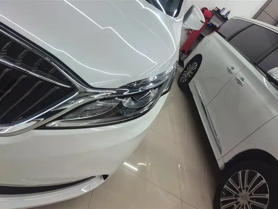 Buick GL8 ES 28 T Comfort CN-V