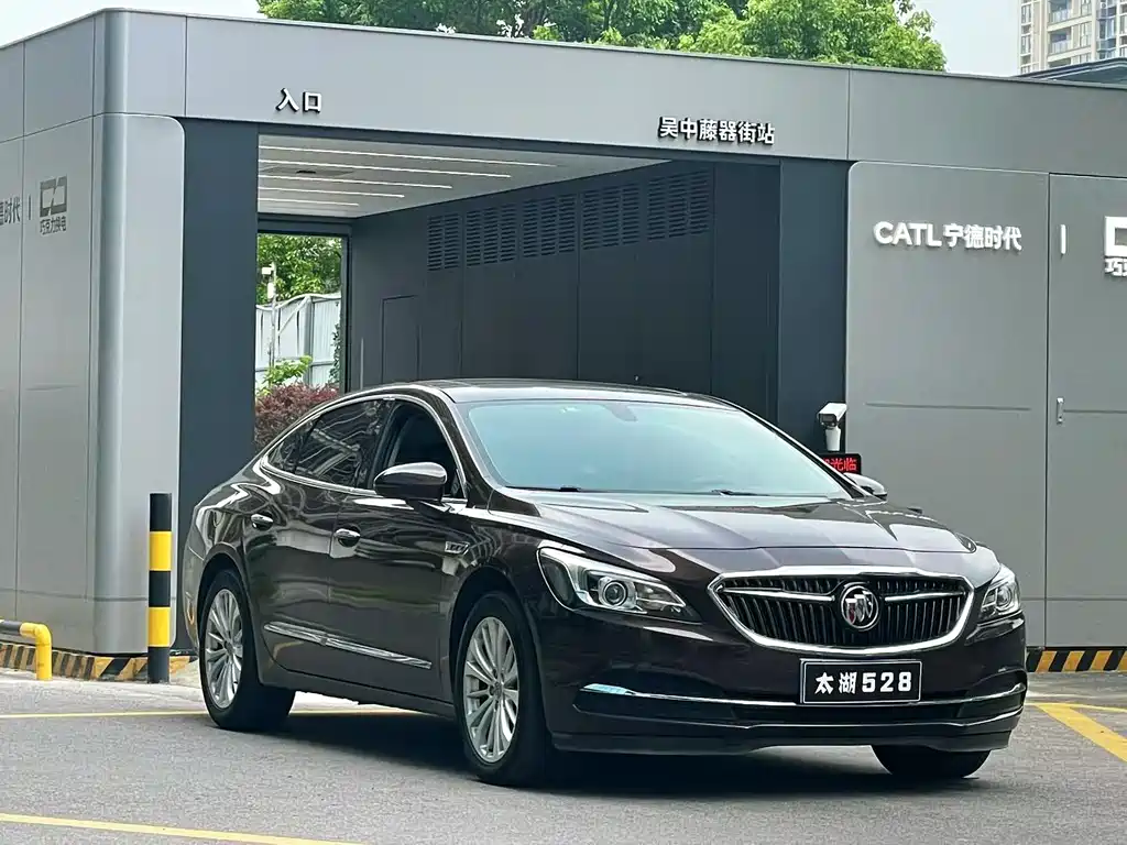 LaCrosse Facelift 28 T Elite