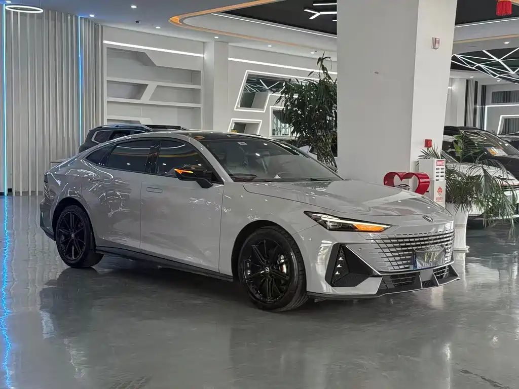 Changan UNI-V 1.5 T Distinguished
