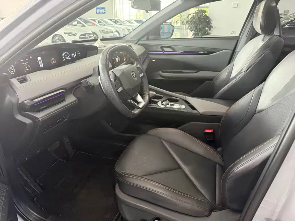 Changan UNI-V 1.5 T Distinguished