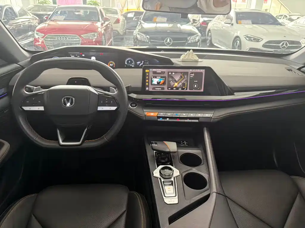 Changan UNI-V 1.5 T Distinguished