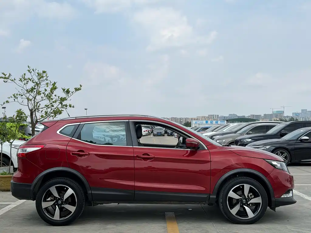 Qashqai 2.0 L CVT Luxury