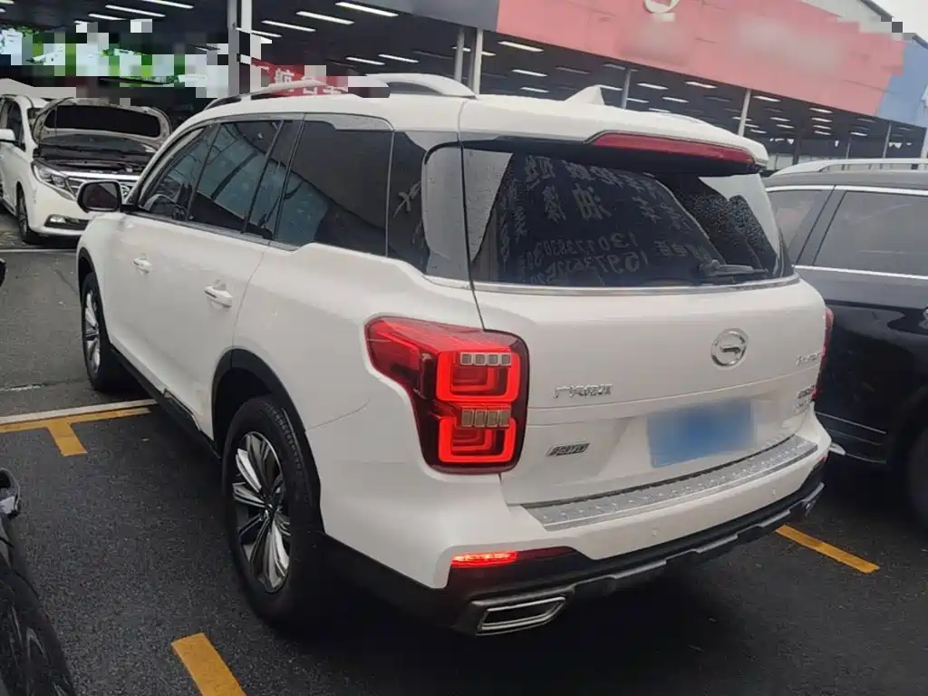 GAC Trumpchi GS8 390 T 2 WD Luxury Connected (7-seat)