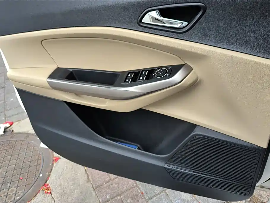 Escort 1.5 L Auto Comfort