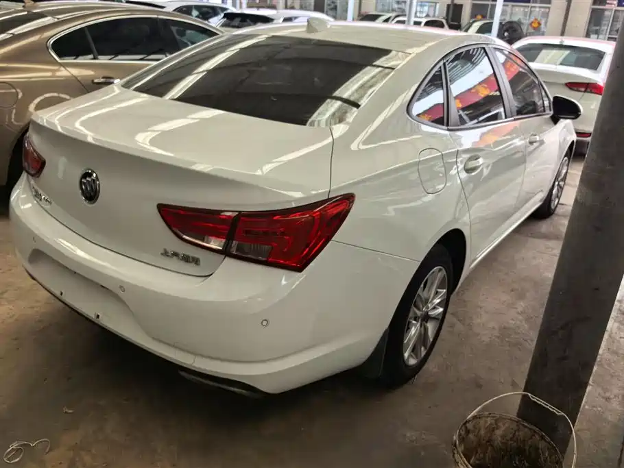 Verano Sedan 20 T DCT Leading