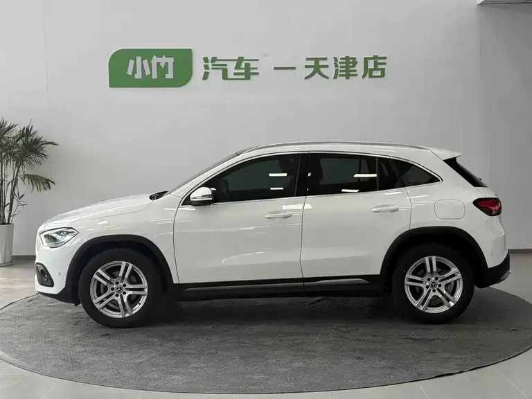 Mercedes-Benz GLA GLA 180