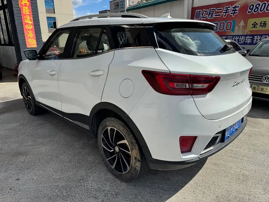 Zotye T300 众泰T300 2017款 1.5 L 手动尊享型