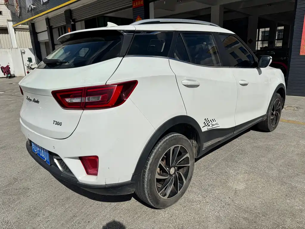 Zotye T300 众泰T300 2017款 1.5 L 手动尊享型