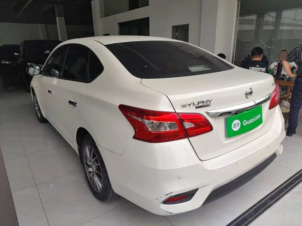 Sylphy Classic 1.6 XE CVT Comfort