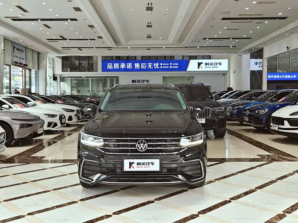 Tiguan X 330 TSI 2 WD Flagship
