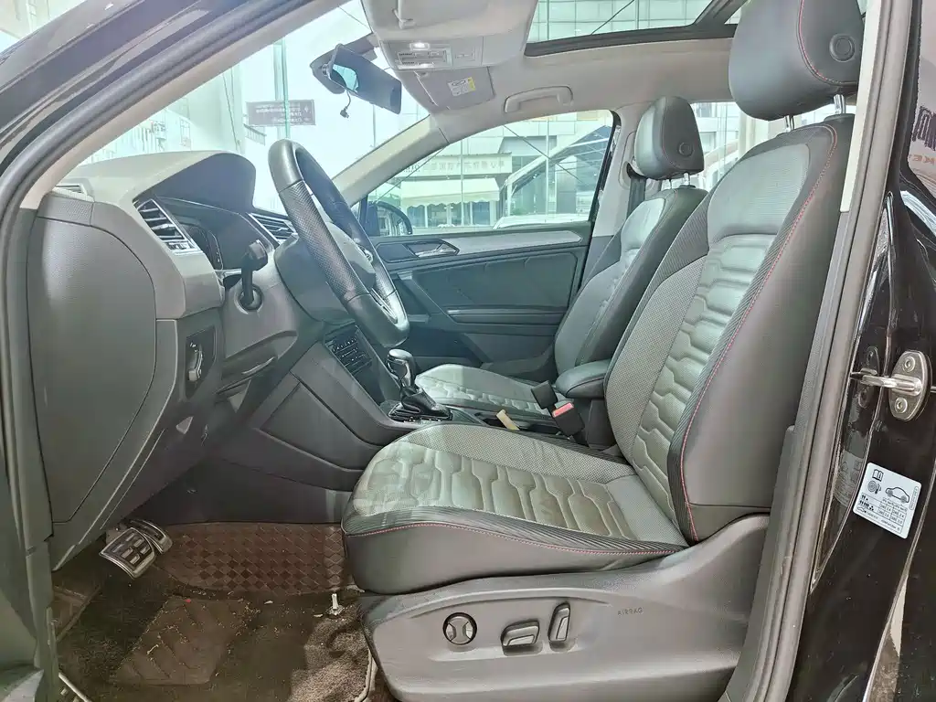 Tiguan X 330 TSI 2 WD Flagship