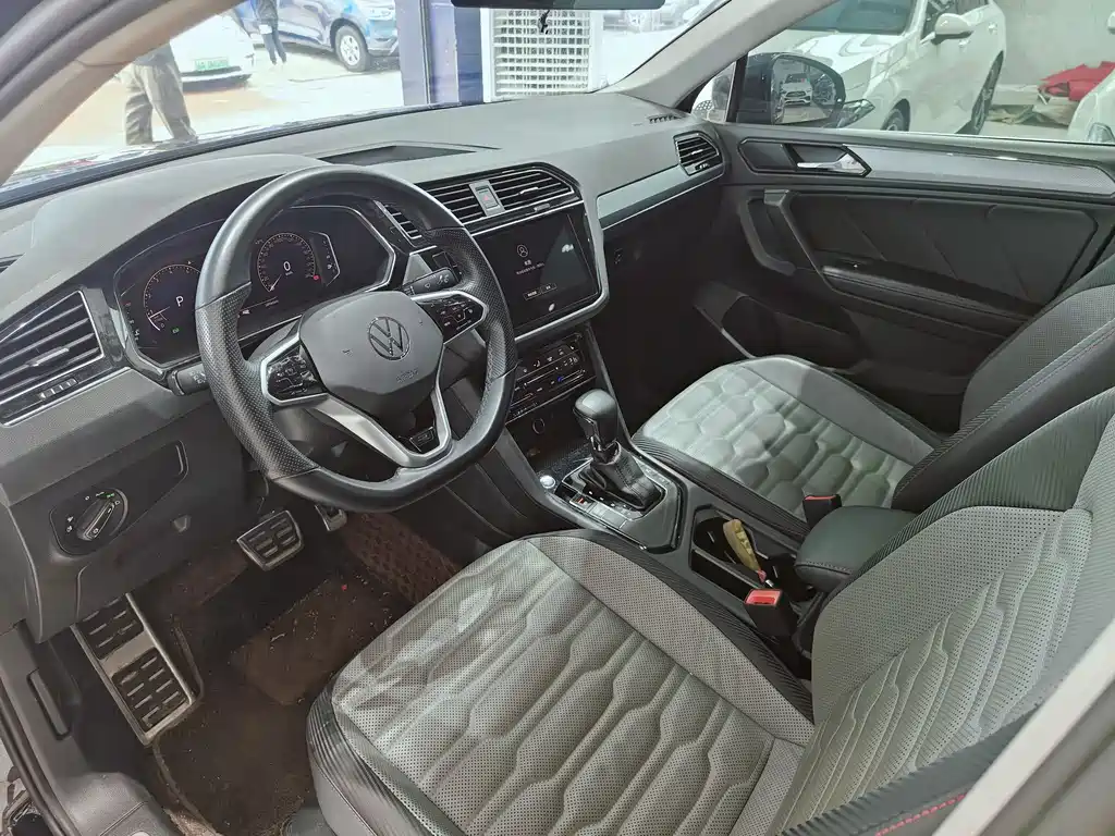 Tiguan X 330 TSI 2 WD Flagship