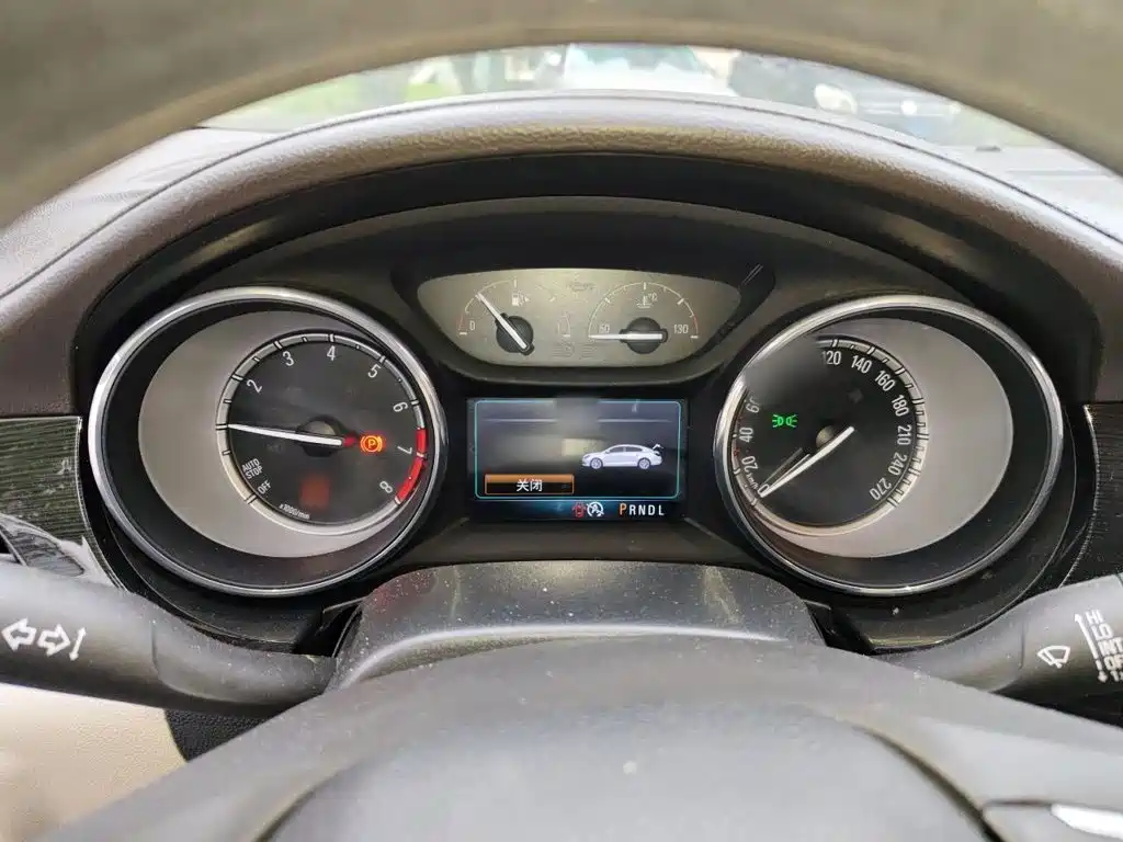 Verano Sedan 15 S Auto Leading