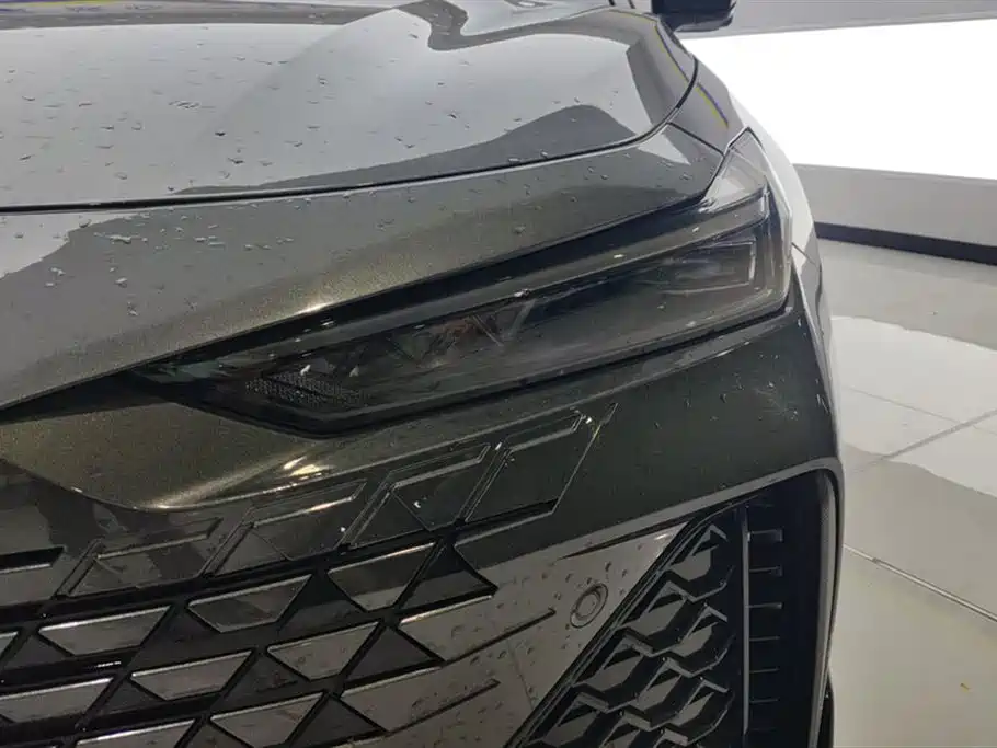 Changan UNI-V 2.0 T Leading Speed