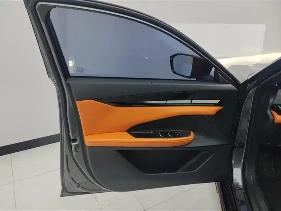 Changan UNI-V 2.0 T Leading Speed