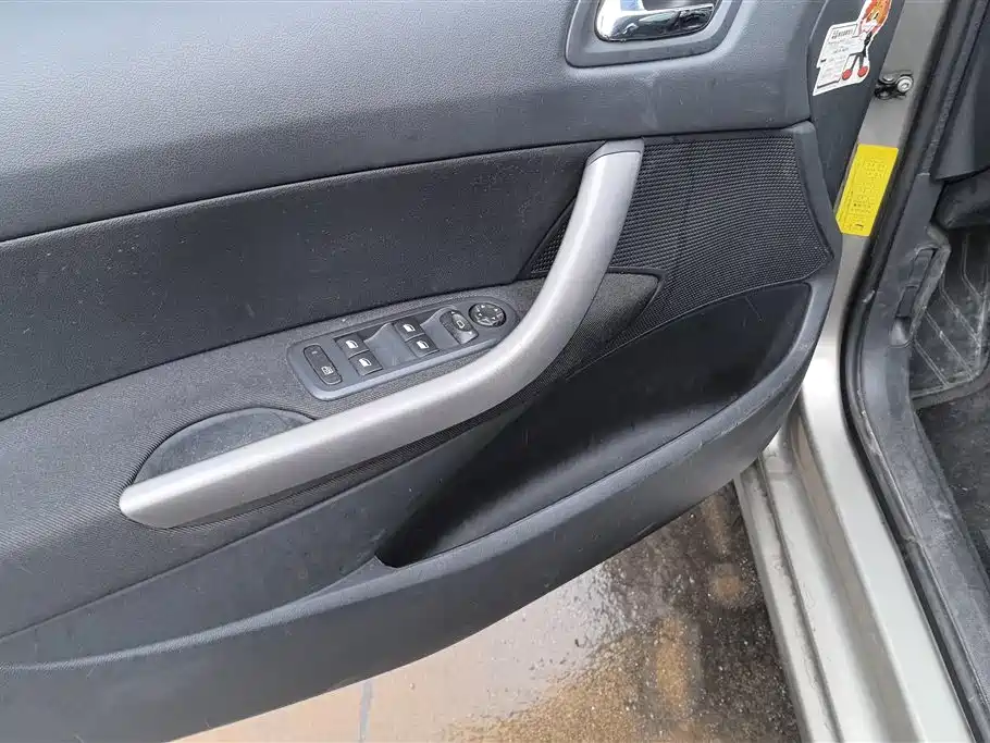 Peugeot 408 2.0 L Auto Comfort