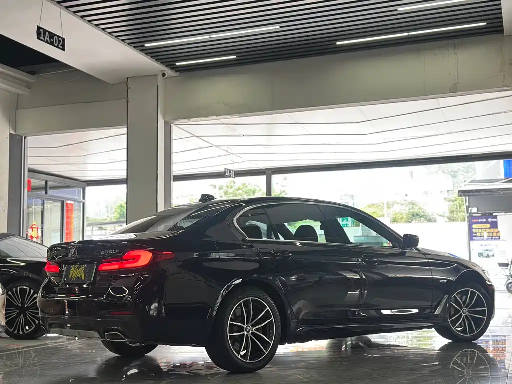 BMW 5 Series NEV Facelift II 535 Le M Sport Package