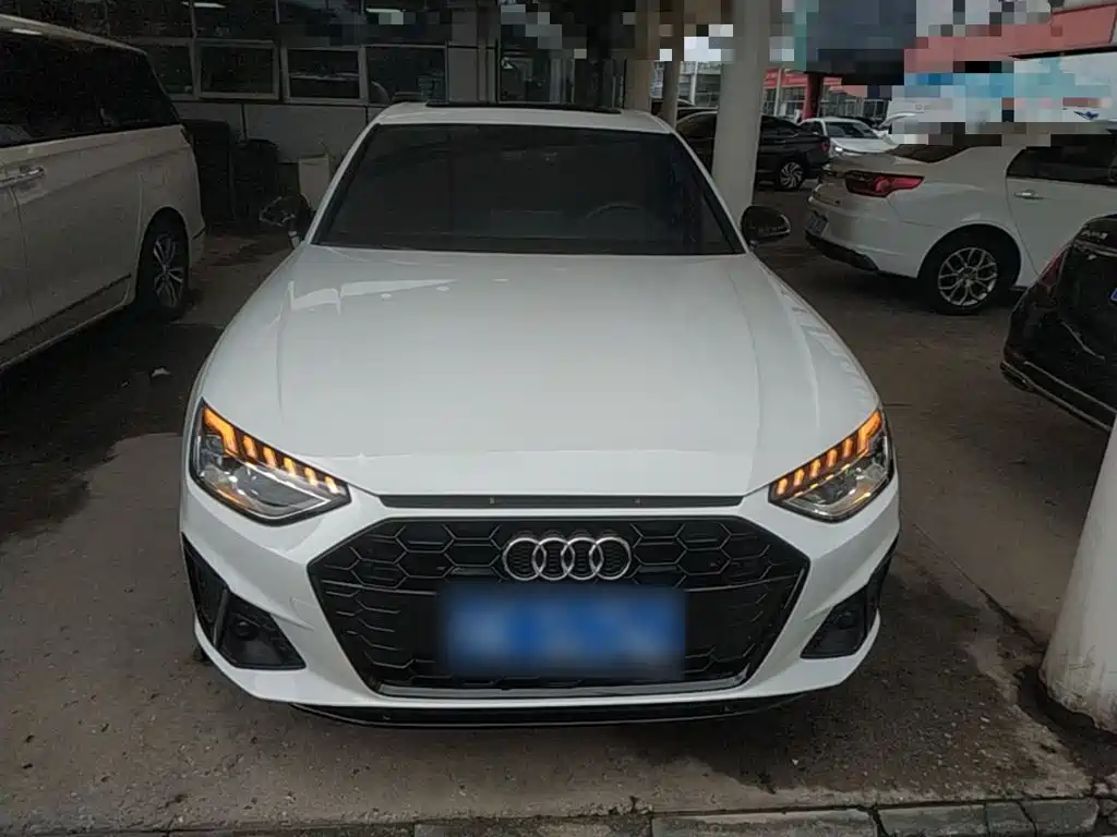 Audi A4 L 40 TFSI Luxury Dynamic