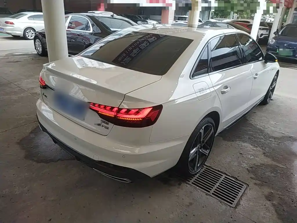 Audi A4 L 40 TFSI Luxury Dynamic