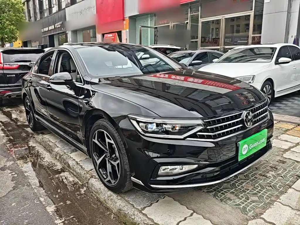 Magotan 200 10 K Commemorative 330 TSI DSG Luxury