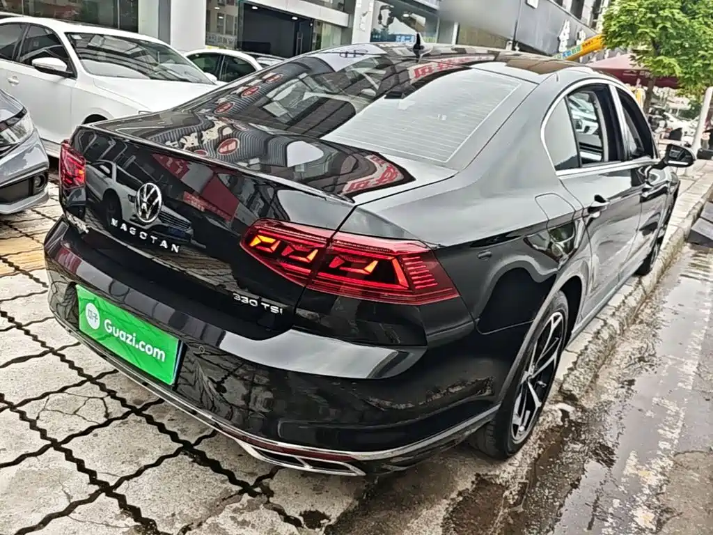Magotan 200 10 K Commemorative 330 TSI DSG Luxury