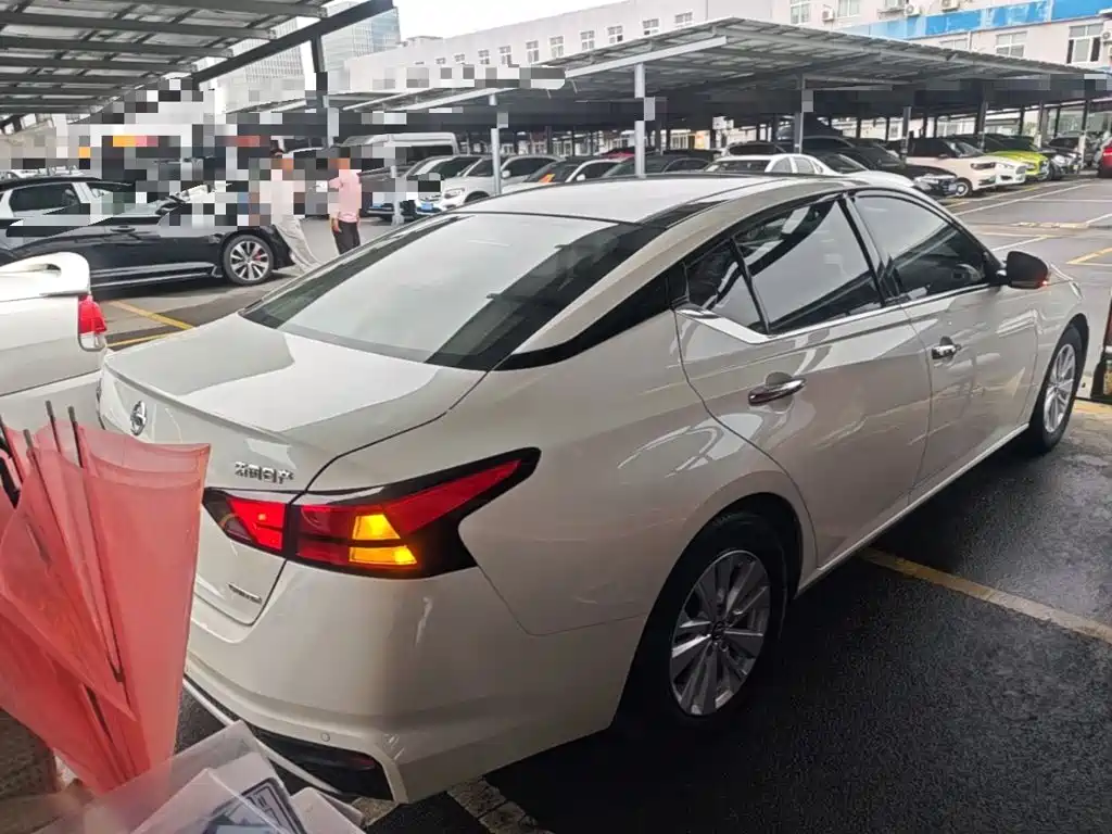 Teana 2.0 L XL Comfort