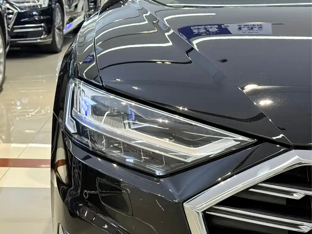 Audi A8 A8 L 55 TFSI quattro Distinguished