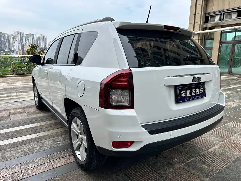 Compass (Import) 2.0 L 2 WD Sport