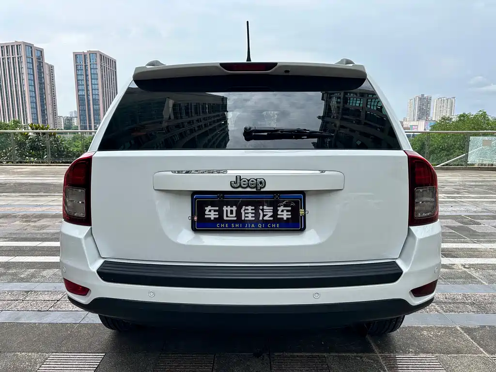 Compass (Import) 2.0 L 2 WD Sport