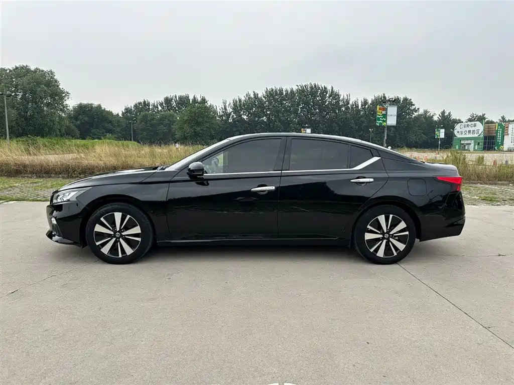 Teana 2.0 L XL Comfort