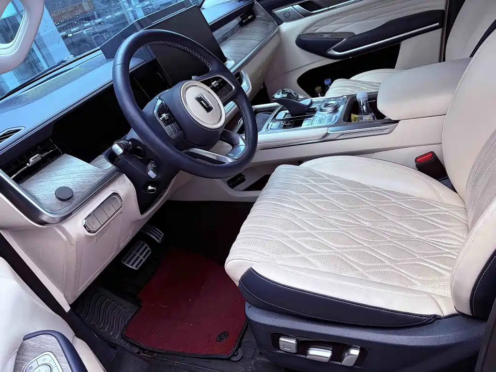 Tank 500 3.0 T Sport Realm 5-seat