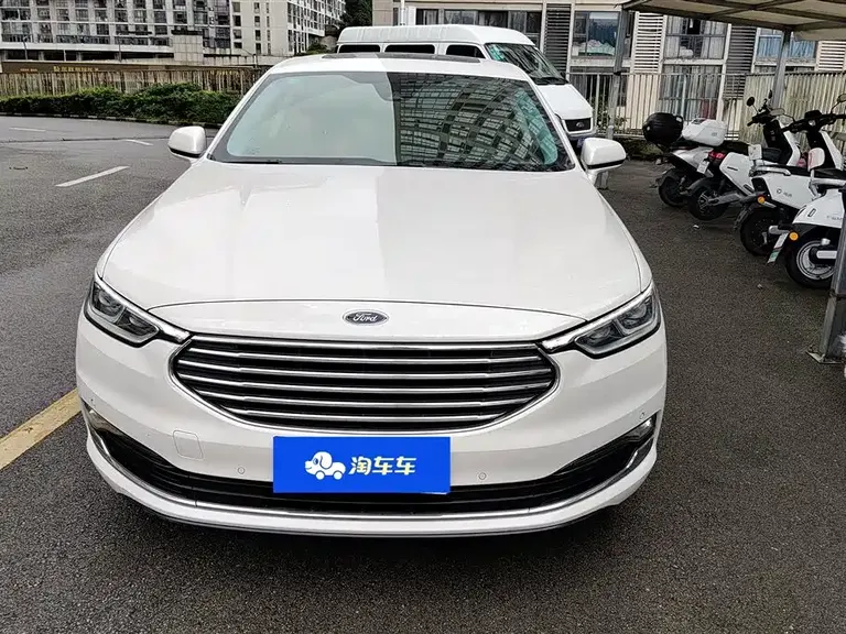 Ford Taurus EcoBoost 245 Premium