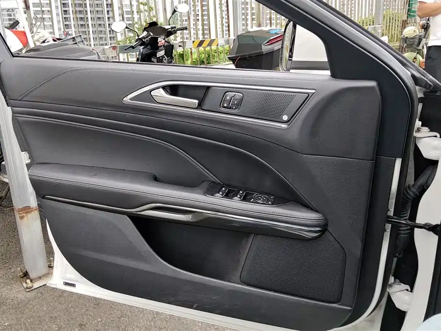Taurus EcoBoost 245 Premium