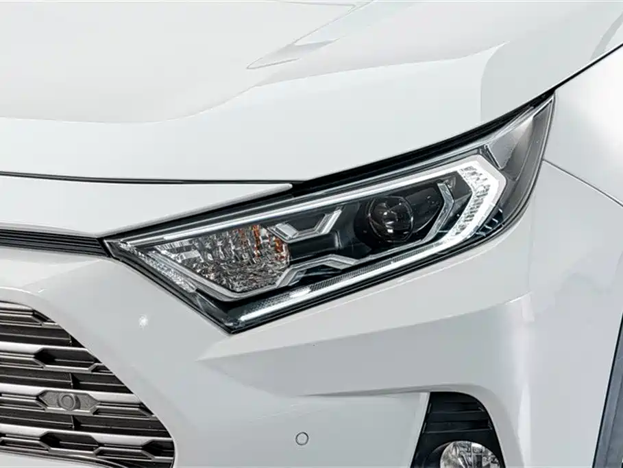 RAV4 2.0 L CVT 2 WD Distinguished