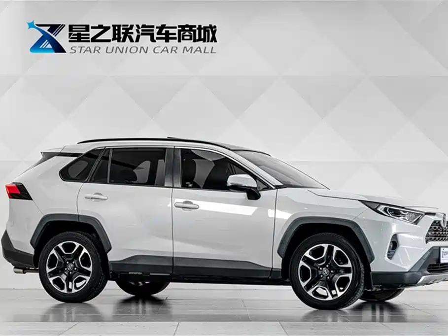 RAV4 2.0 L CVT 2 WD Distinguished