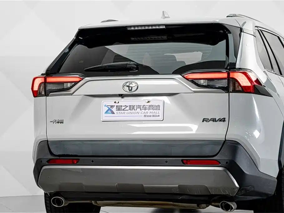 RAV4 2.0 L CVT 2 WD Distinguished