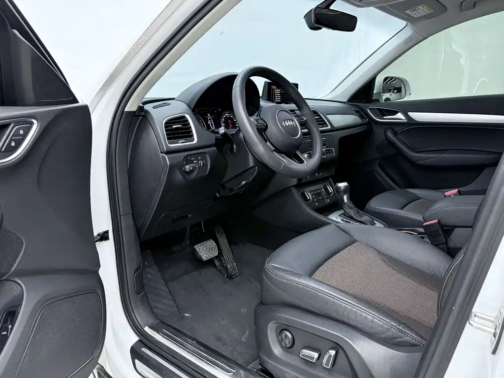 Audi Q3 30 Anniversary 30 TFSI Fashion