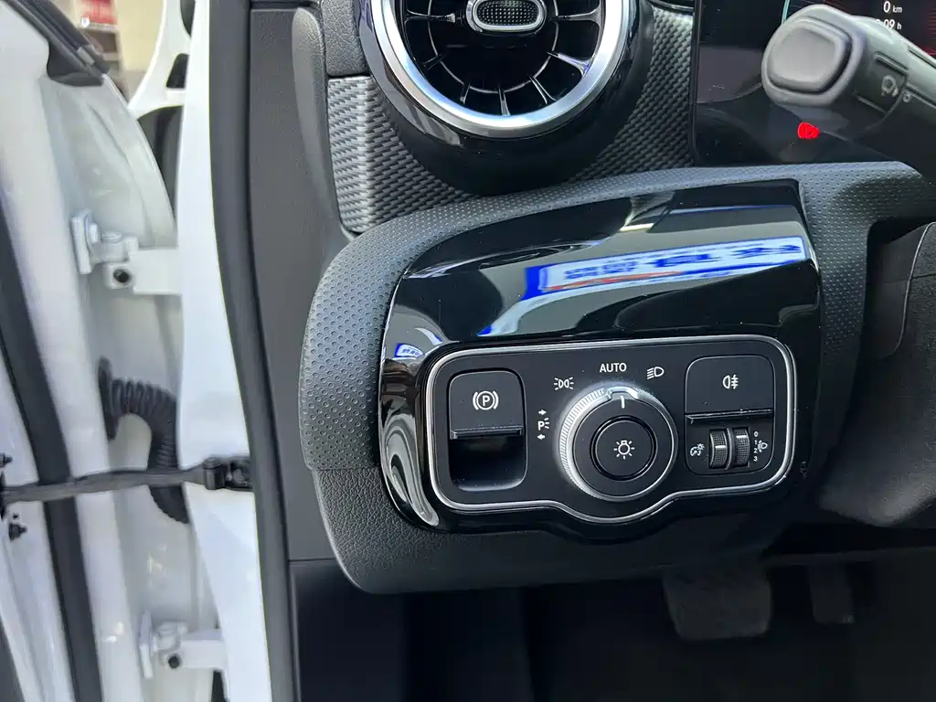 Mercedes-Benz A-Class Facelift A 180 L Sport Sedan