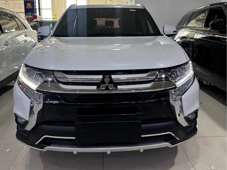 Mitsubishi Outlander 2.0 L 2 WD Glory 5-seat
