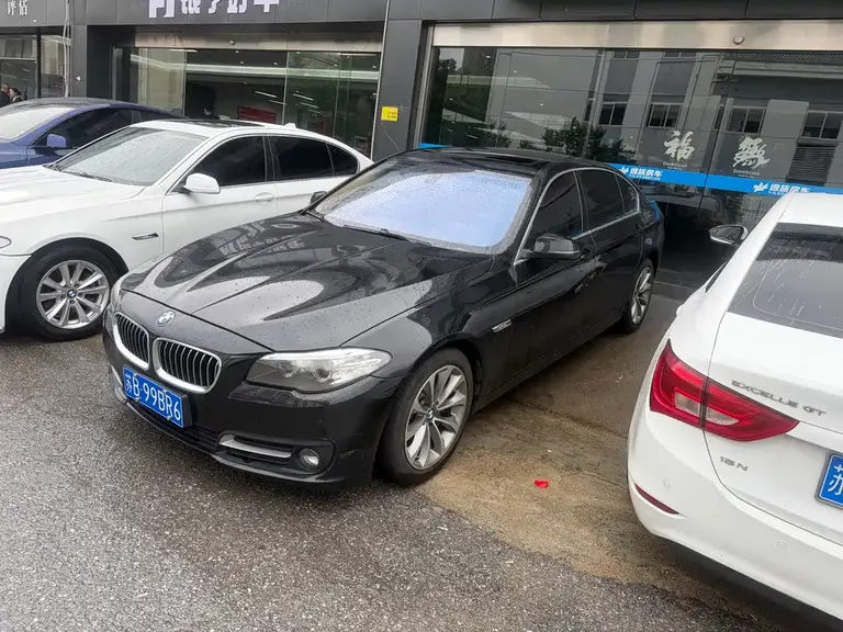 BMW 5 Series 528 Li Leading