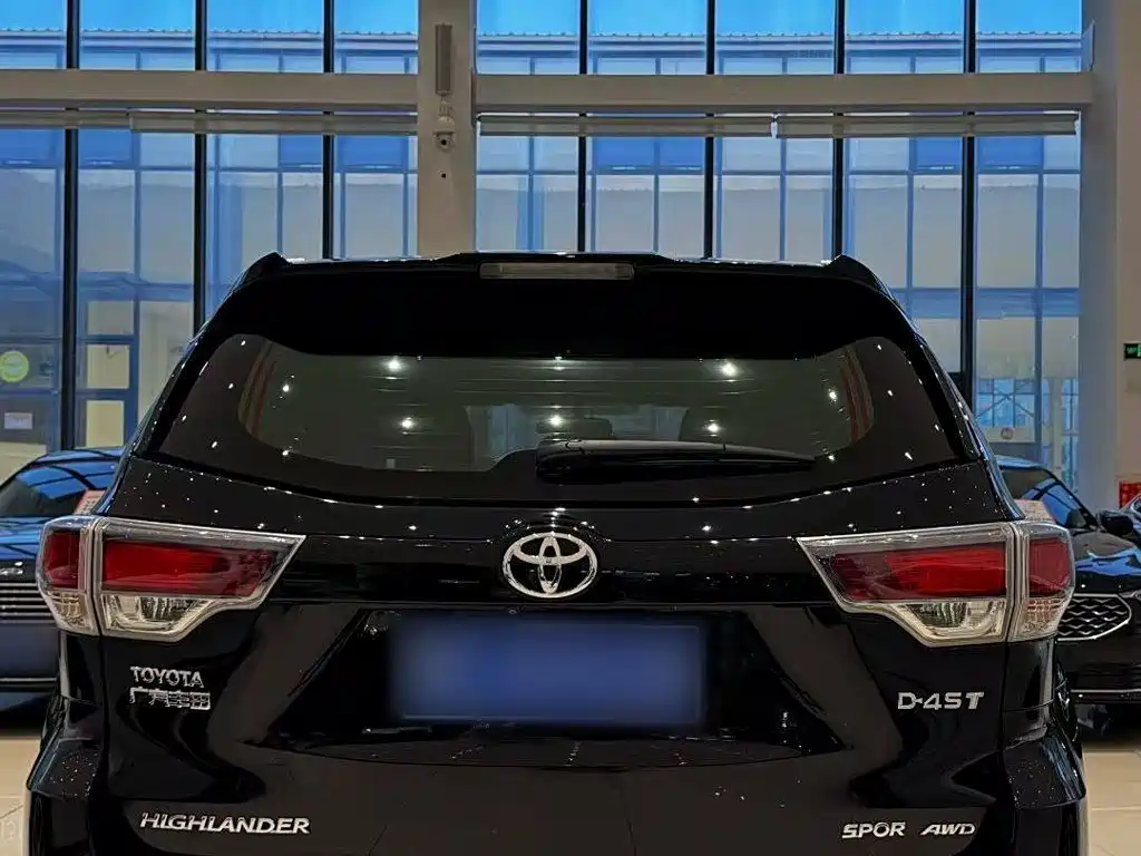 Highlander 2.0 T 4 WD Luxury 7-seat